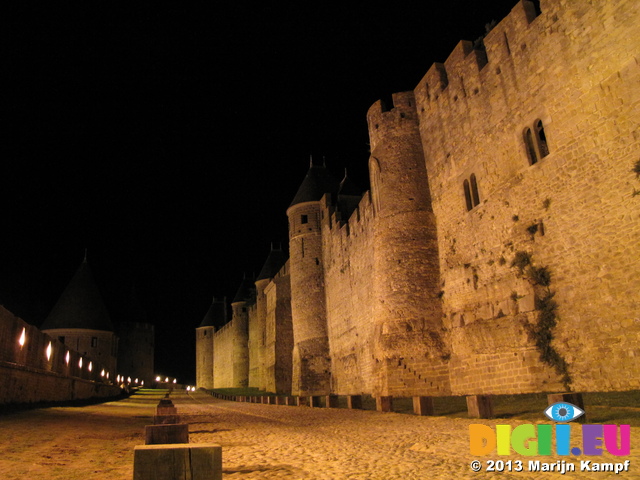 SX28132 Lices La Cite, Carcassonne at night